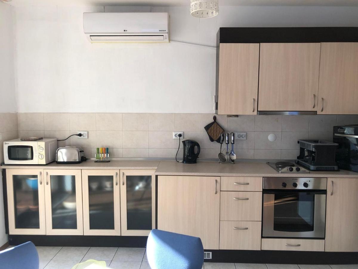 One Bedroom Flat With Garden And Barbeque Διαμέρισμα *