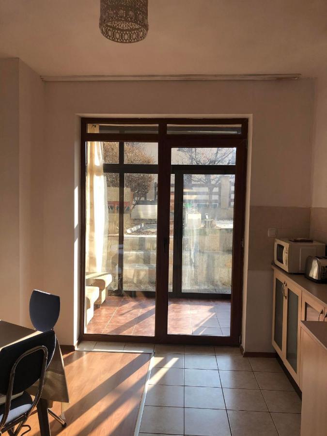 One Bedroom Flat With Garden And Barbeque Διαμέρισμα *